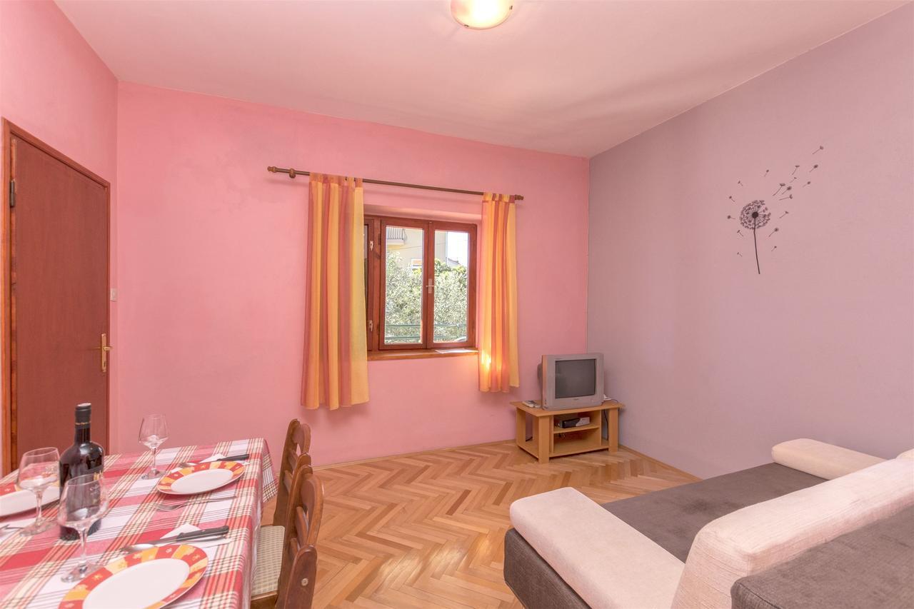 Apartment Albina *